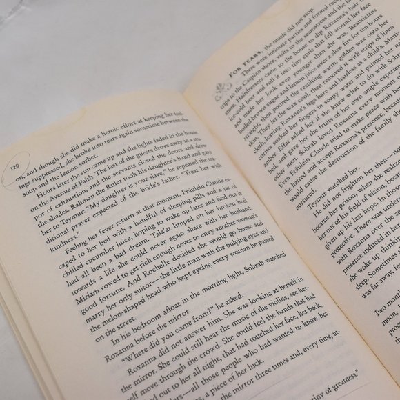 Fiction Books Little Paris Bookshop & Moonlight on the Avenue of Faith Papberbac - Picture 12 of 12